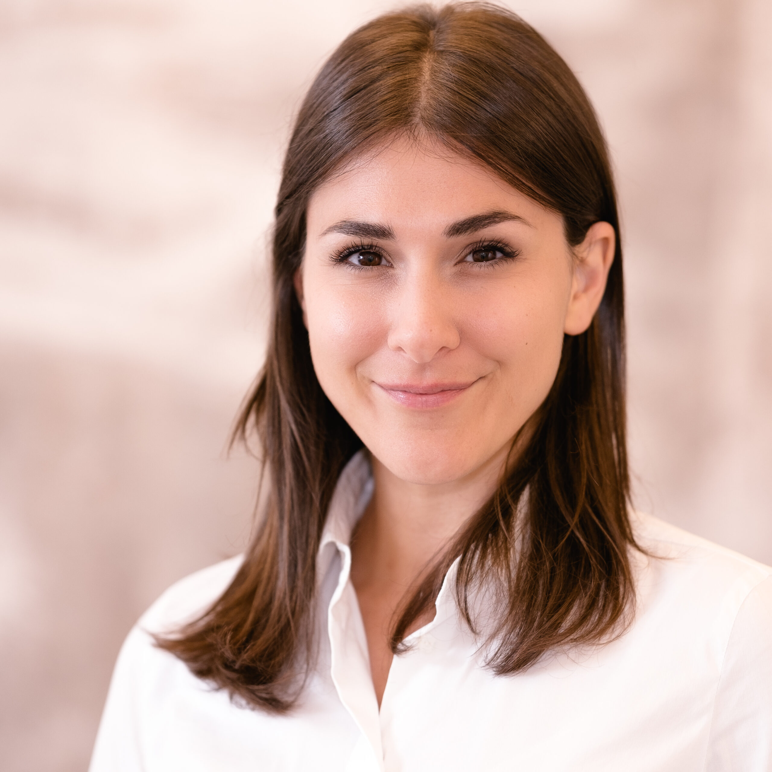 Dr.in med.univ. Julia Harl Portraitbild